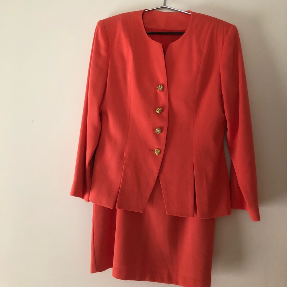 LaDoutte melon suit set